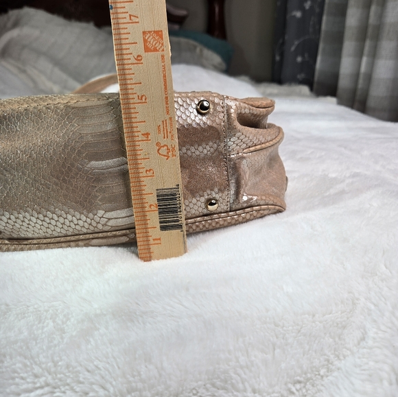 Tre Vero Limited Edition Metallic Leather Python Bag - Picture 13 of 16